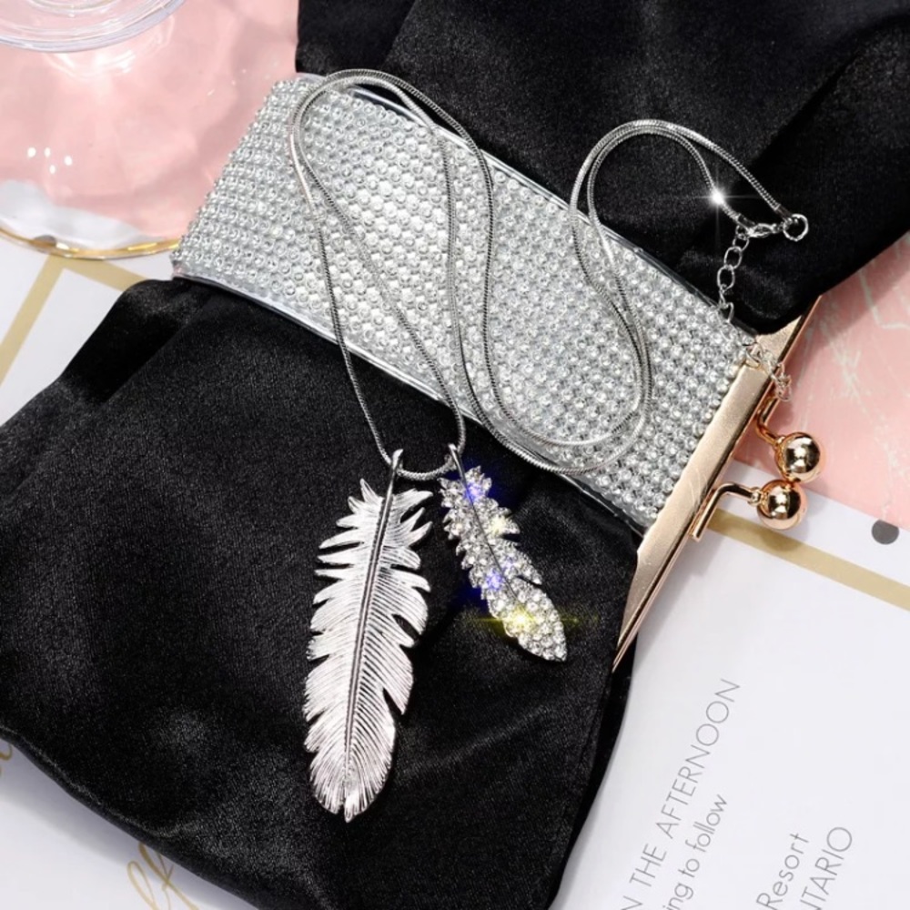 🌟 Silver Long Feather 🪶 Necklace - Picture 1 of 7